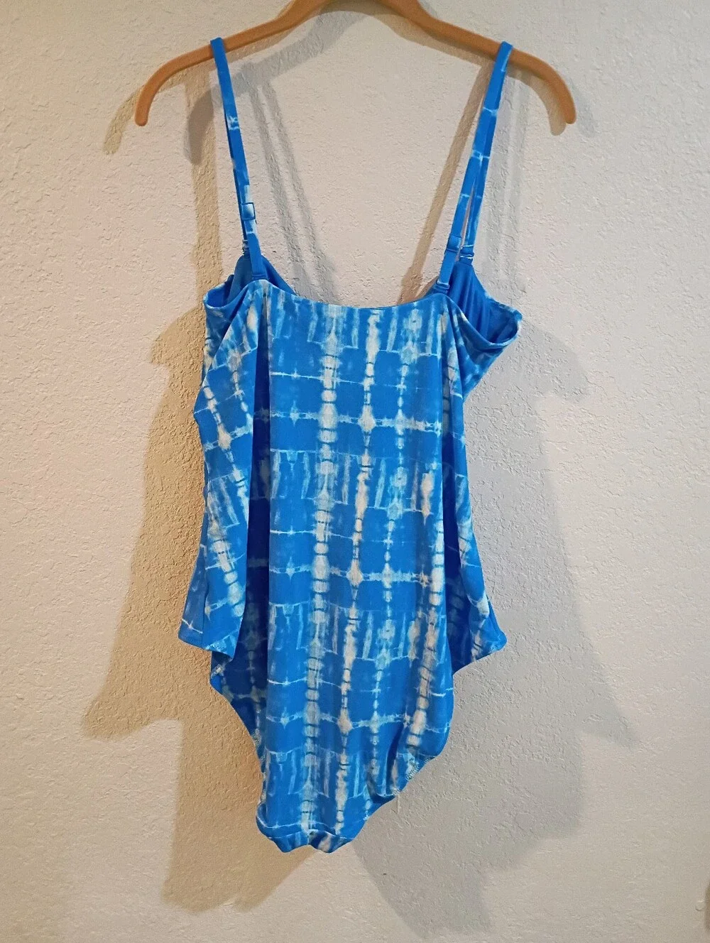 Aerie Wrap Strapless One Piece Swimsuit tie-dye, Waist Tie Cutout Detail. XXL